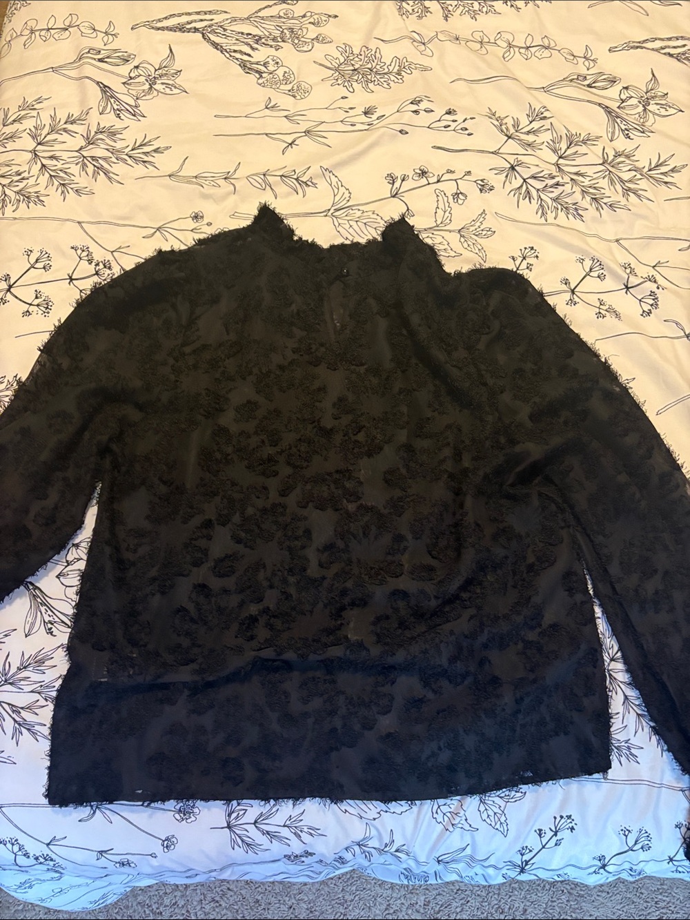 Women's Black Lace Textured Long-Sleeve Blouse